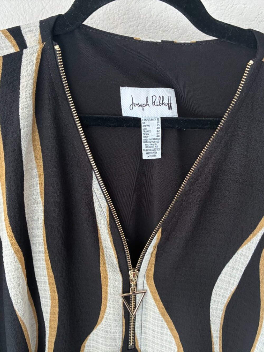 Joseph Ribkoff Tunic top. - Picture 3 of 4